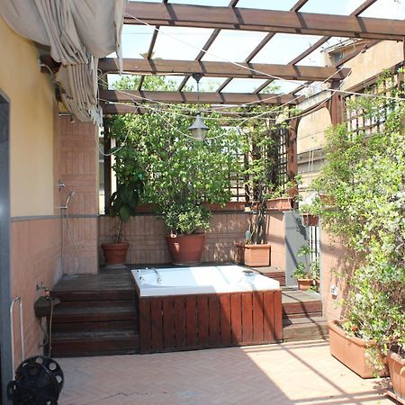 Hotel Suite Ares Napels Buitenkant foto