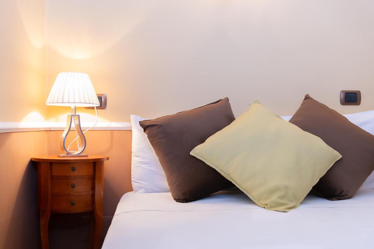 Hotel Suite Ares Napels Buitenkant foto