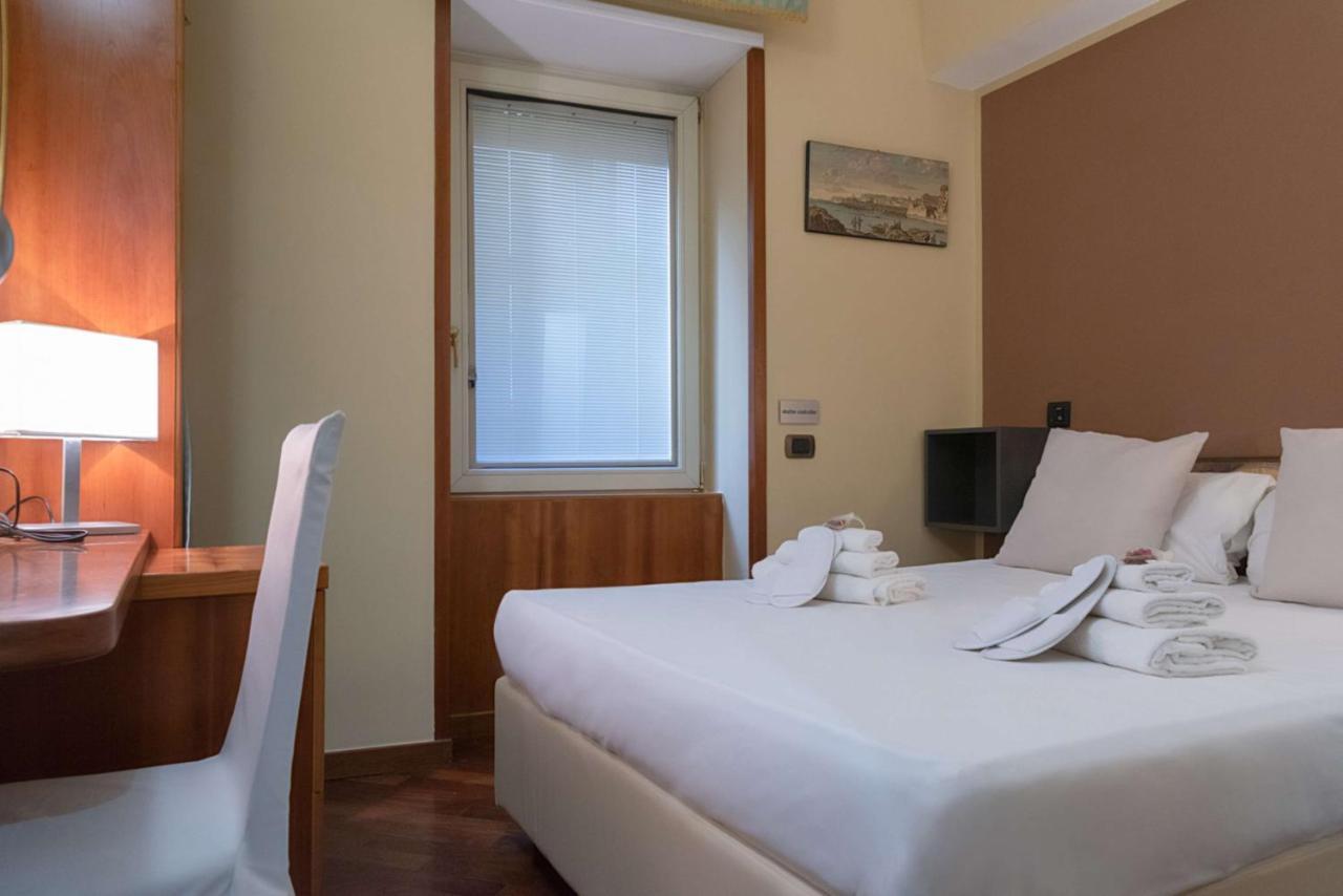 Hotel Suite Ares Napels Buitenkant foto