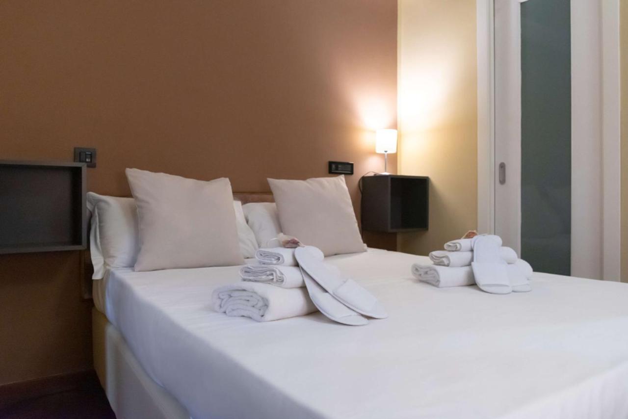Hotel Suite Ares Napels Buitenkant foto